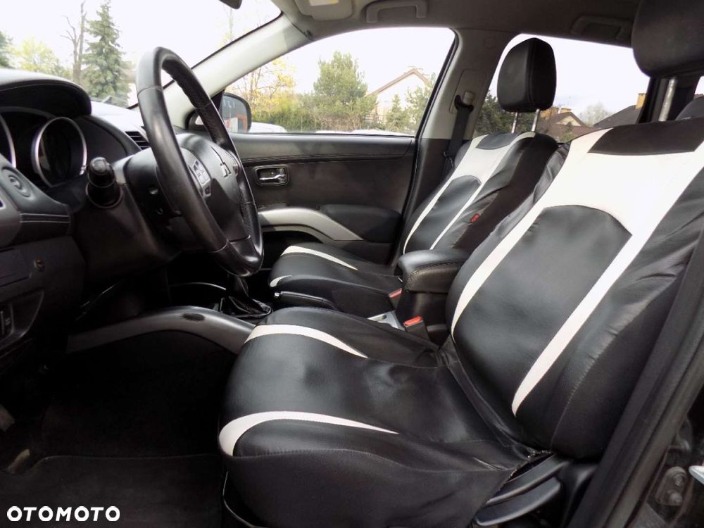 Mitsubishi Outlander - 7