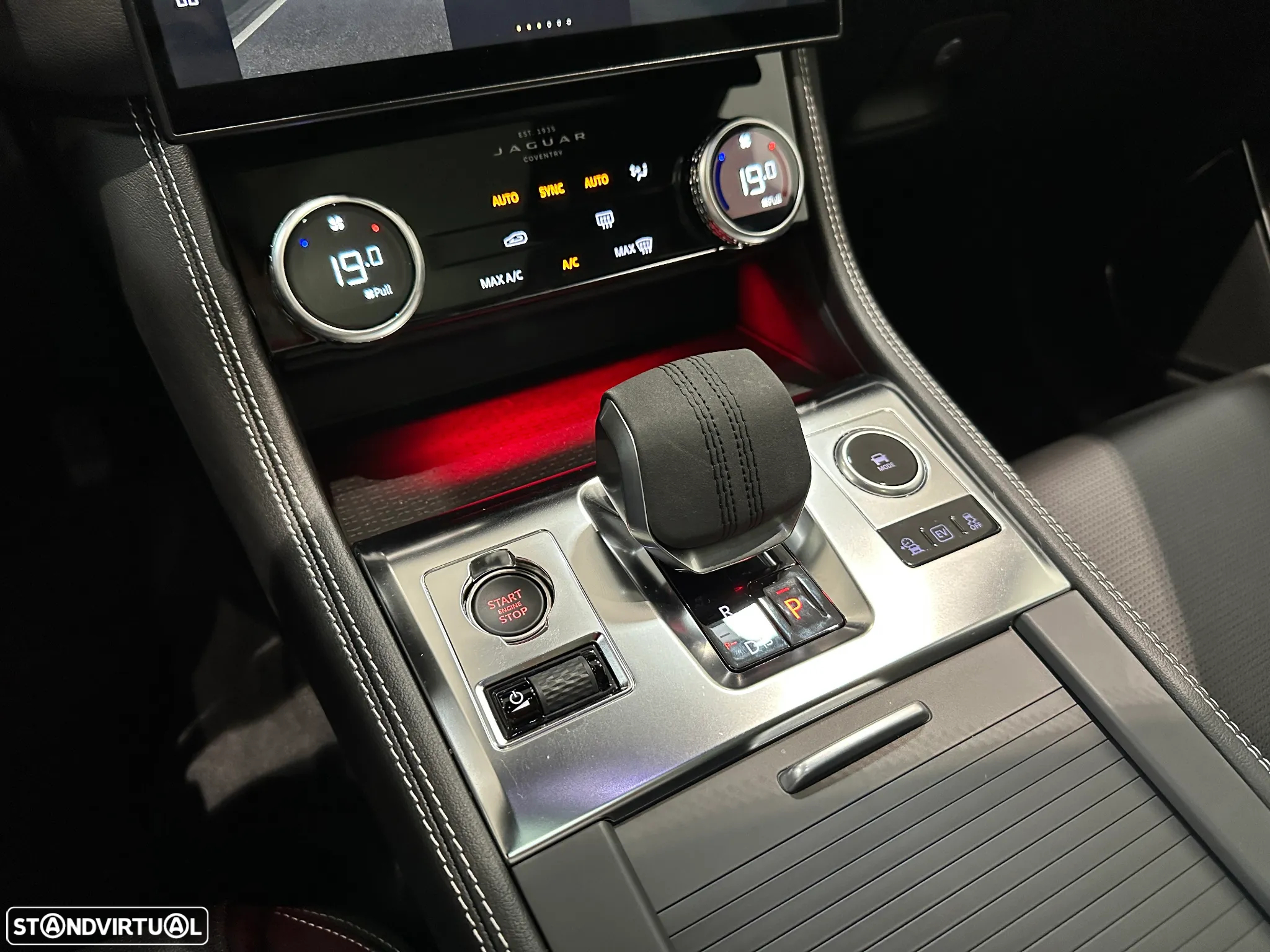 Jaguar F-Pace 2.0 P400e AWD R-Dynamic S - 18
