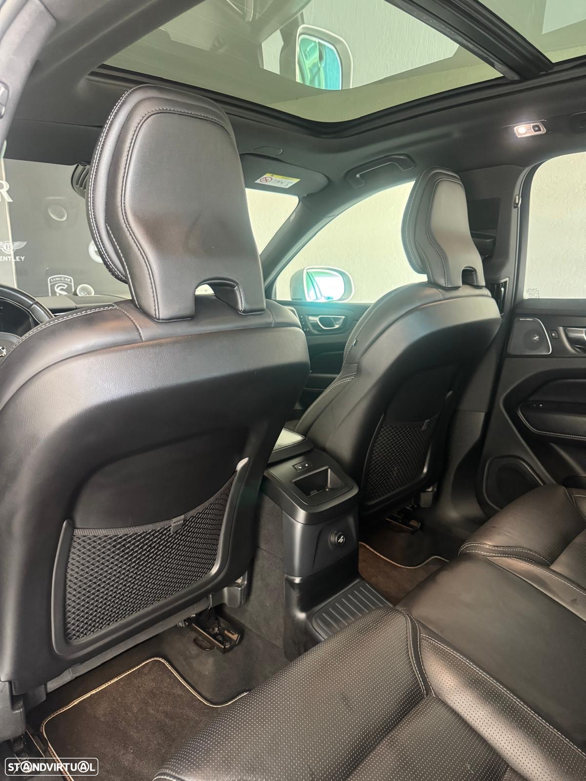 Volvo XC 60 2.0 T8 PHEV R-Design AWD - 10