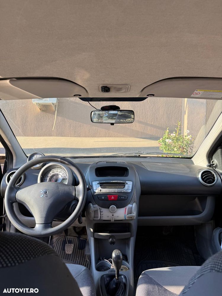 Peugeot 107 2008 photo 2