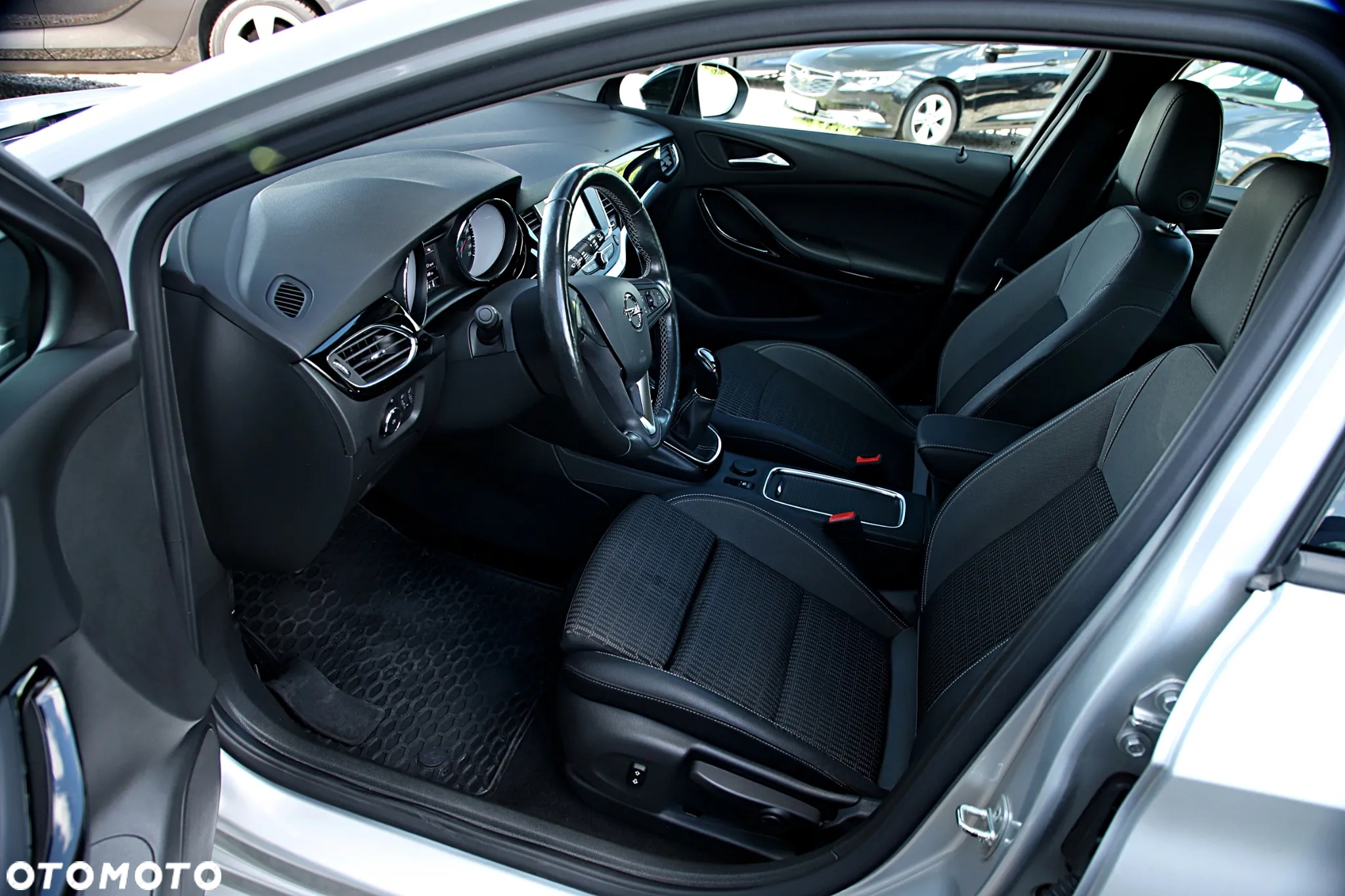Opel Astra V 1.2 T Elegance S&S - 16