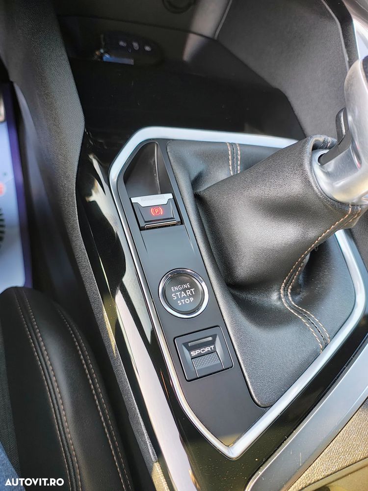 Peugeot 3008 1.2 PureTech Turbo S&S GT-Line - 11