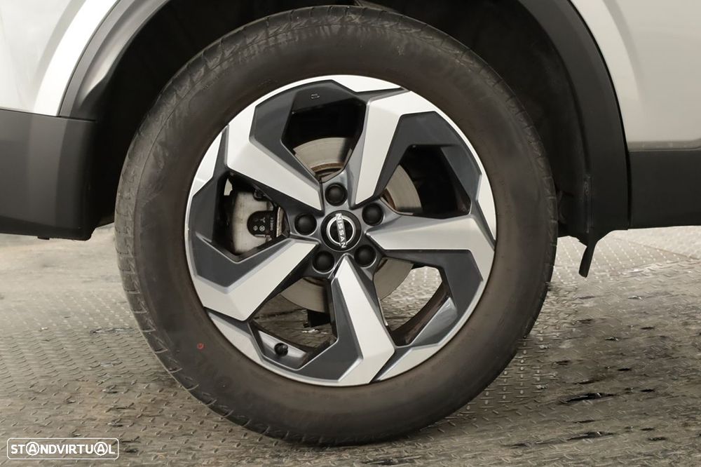Nissan Qashqai 1.3 DIG-T N-Connecta Xtronic - 5