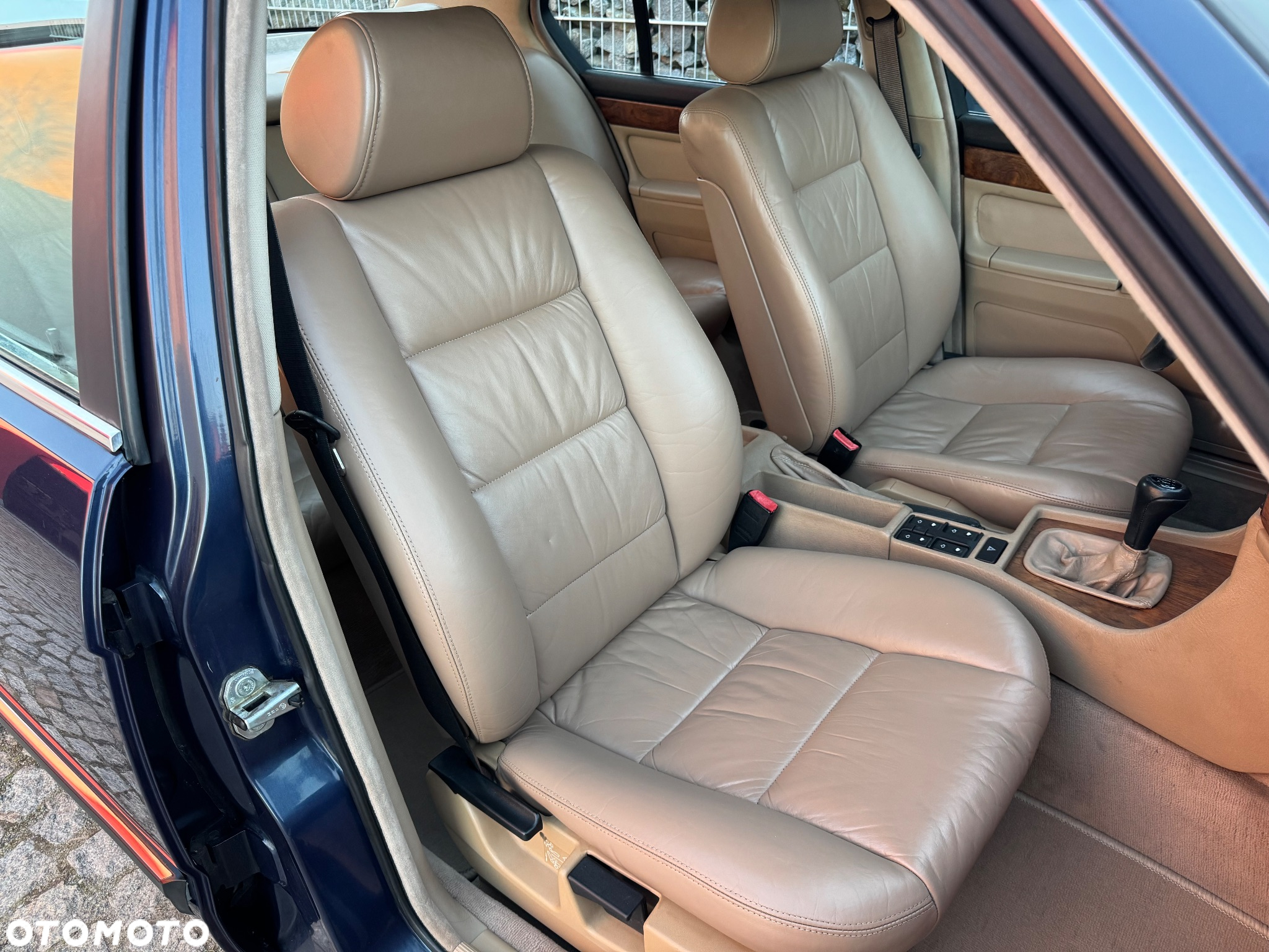 BMW Seria 7 735i - 36