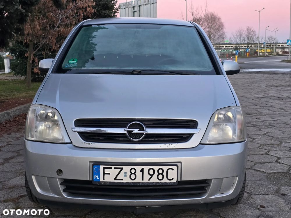 Opel Meriva 1.6 16V Essentia - 8