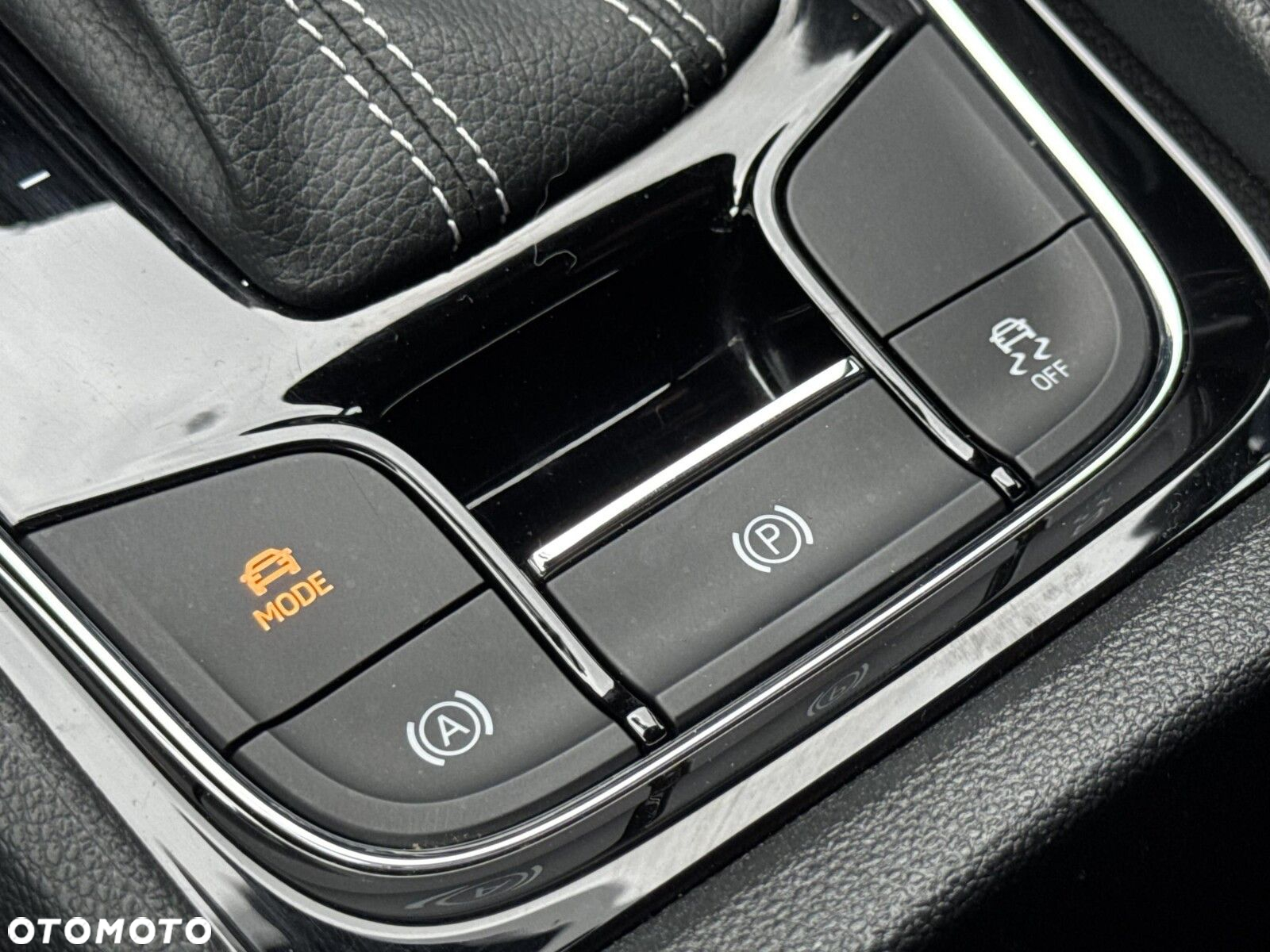 Skoda Karoq 1.5 TSI ACT 4x2 Sportline DSG - 32