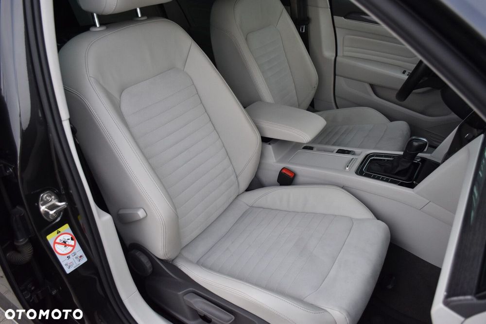 Volkswagen Passat Variant 1.5 TSI EVO Elegance DSG - 36