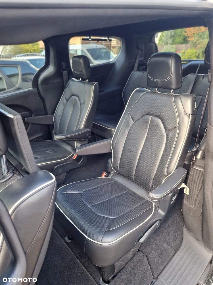 Chrysler Pacifica - 14