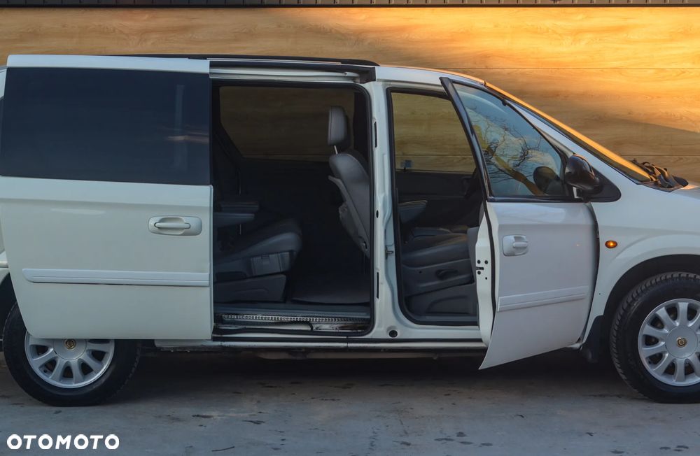 Chrysler Grand Voyager 3.3L LX - 13