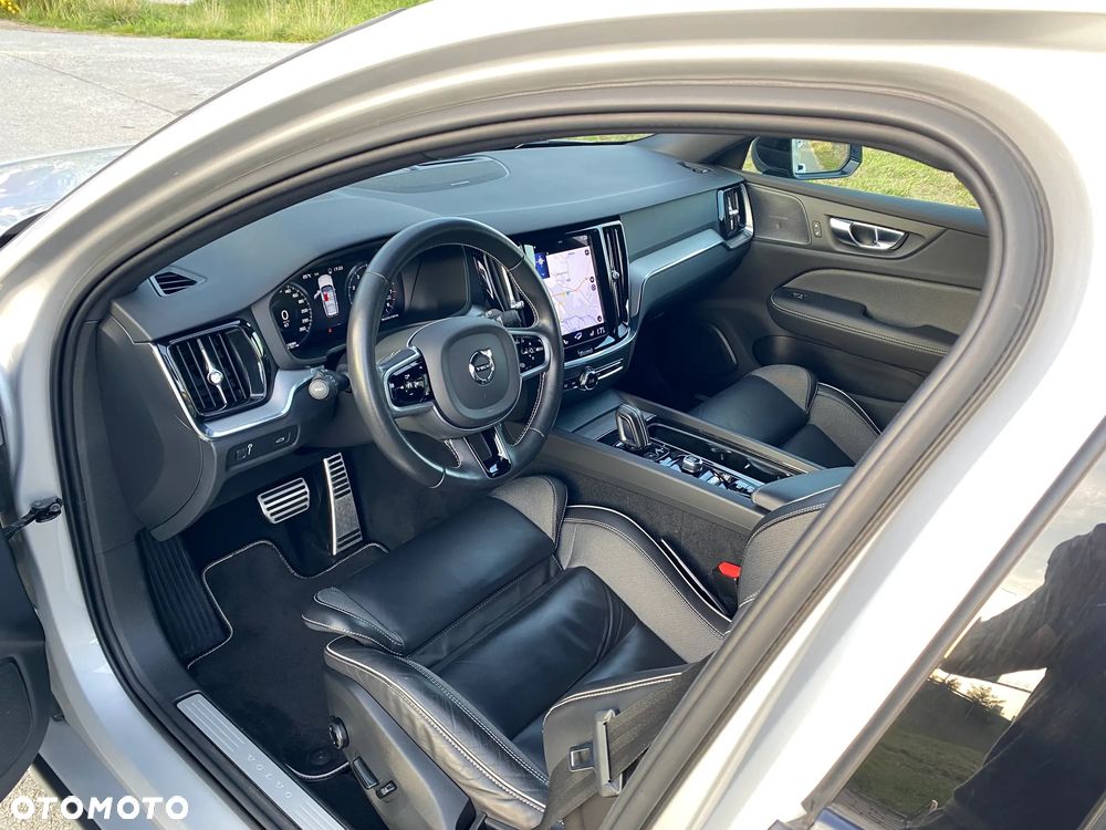 Volvo V60 B3 B R-Design - 7
