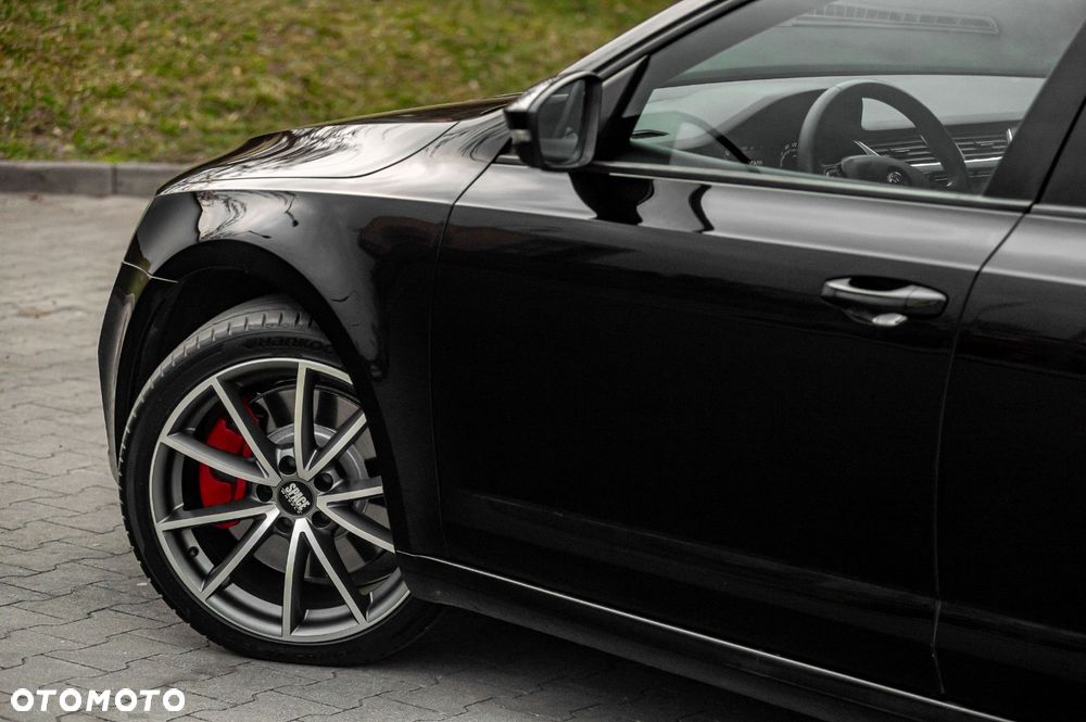 Skoda Octavia 2.0 TSI RS - 17