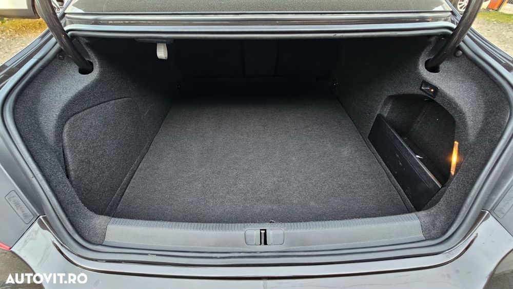 Volkswagen Passat CC 2.0 TDI BMT DSG 4Motion - 28