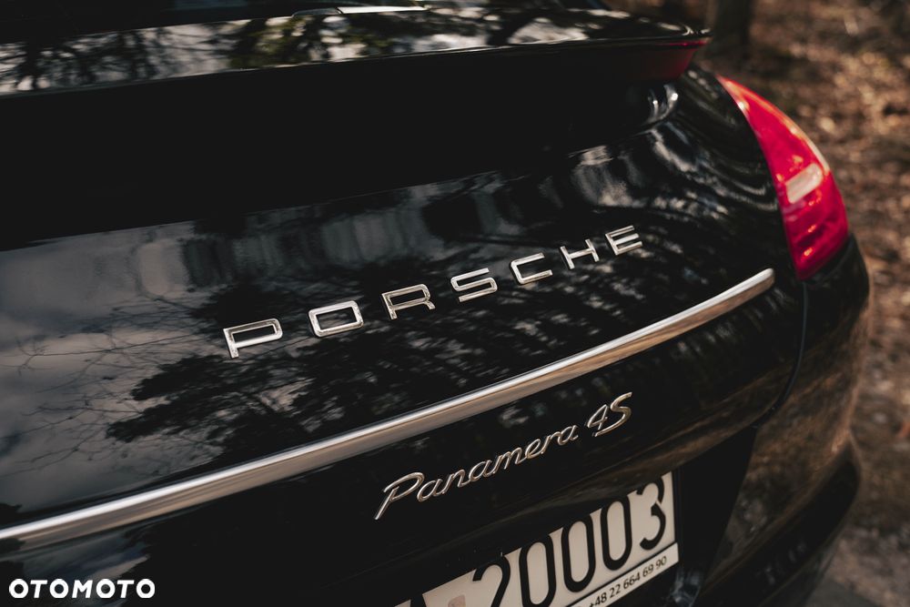 Porsche Panamera 4S - 31