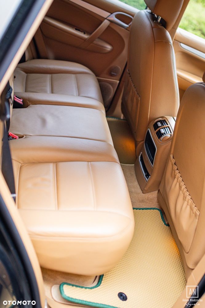 Porsche Cayenne - 10
