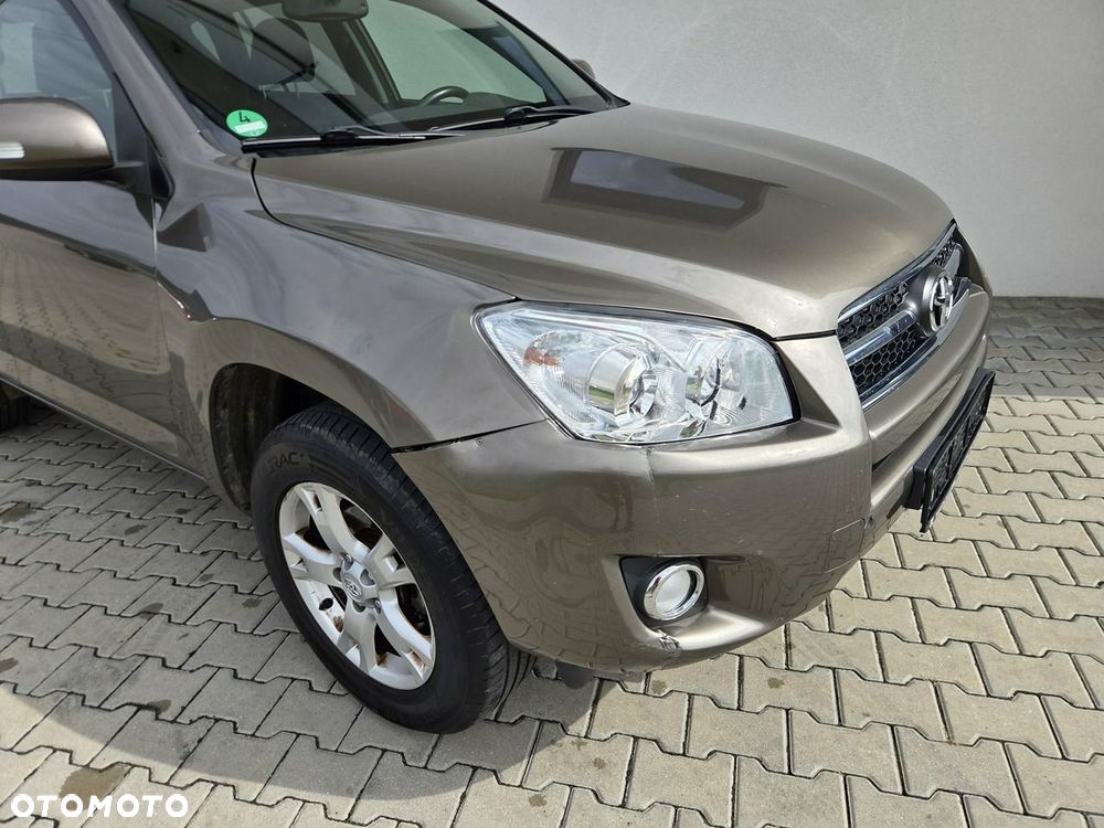 Toyota RAV4 - 18