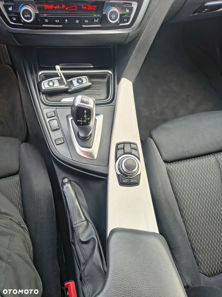 BMW Seria 3 318d Blue Performance Luxury Line - 15