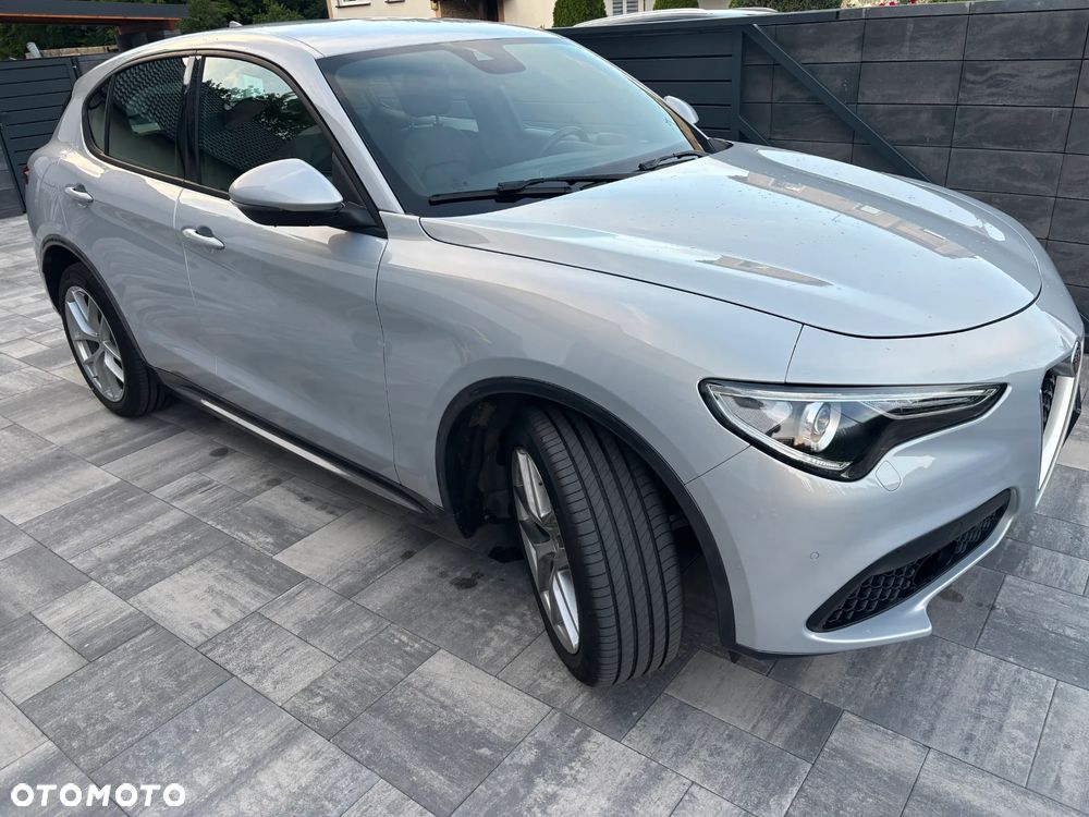 Alfa Romeo Stelvio 2.0 Turbo 16V AT8-Q4 Ti - 5