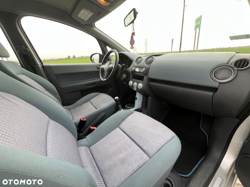 Mitsubishi Colt - 16