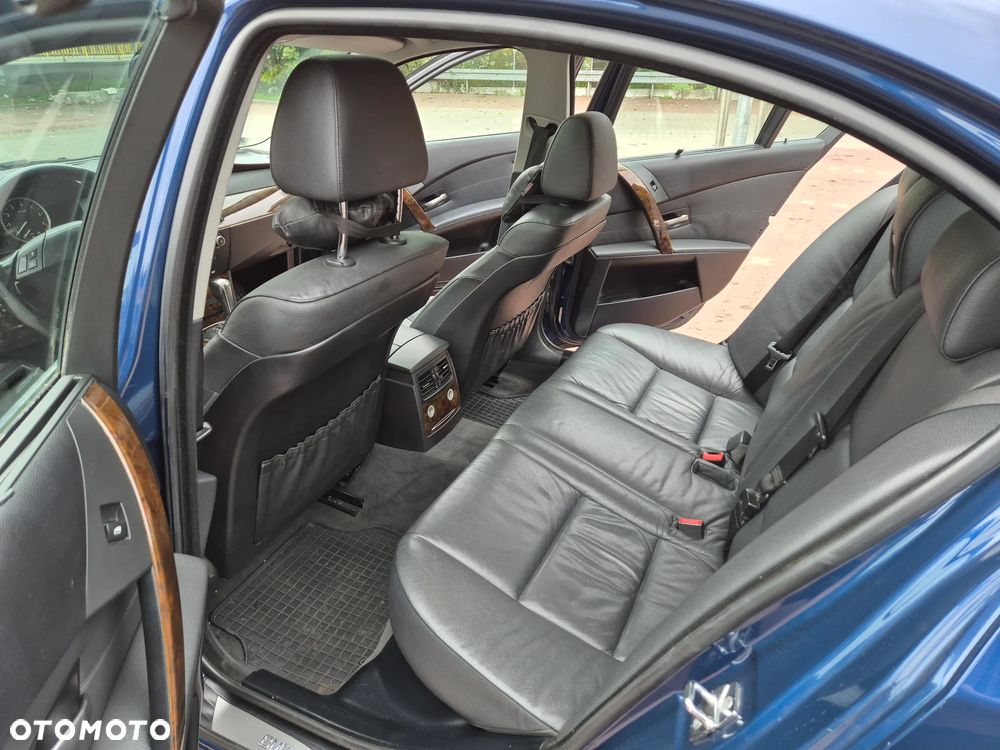 BMW Seria 5 530i - 7