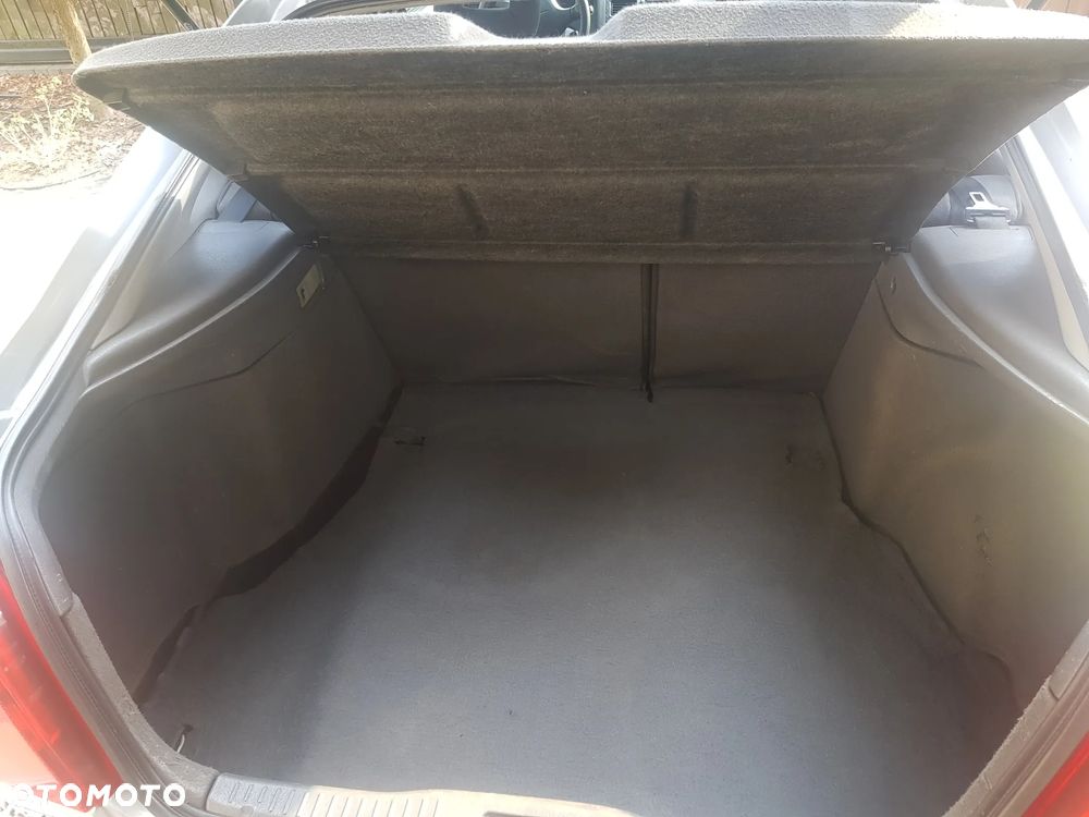 Toyota Avensis - 23