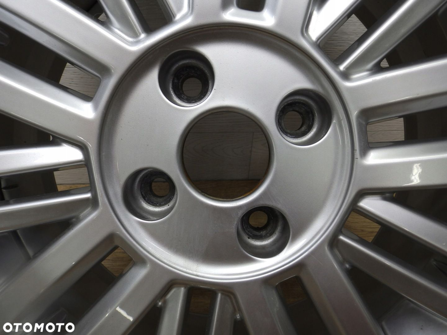 Felga VW Up 1S0 5.5Jx15H2 Et41 4x100 - 2