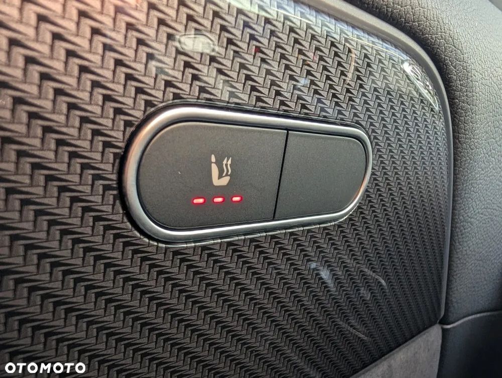 Mercedes-Benz GLA 200 AMG Line - 13