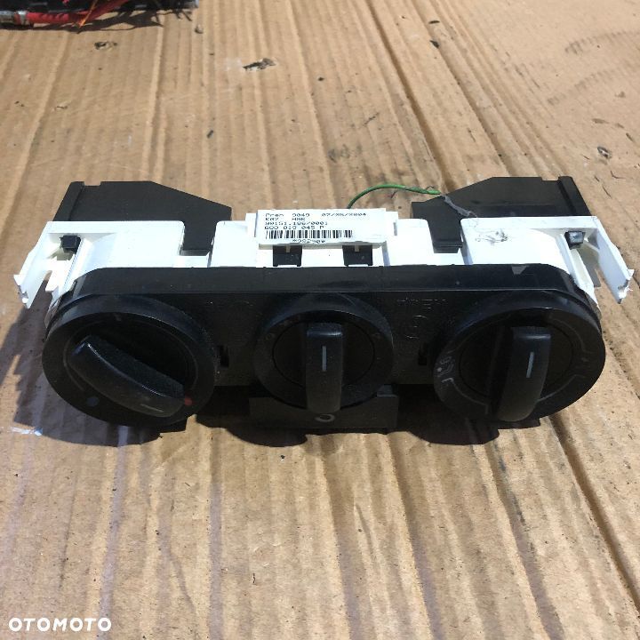 PANEL NAWIEWU VW POLO 9N 6q0819045p