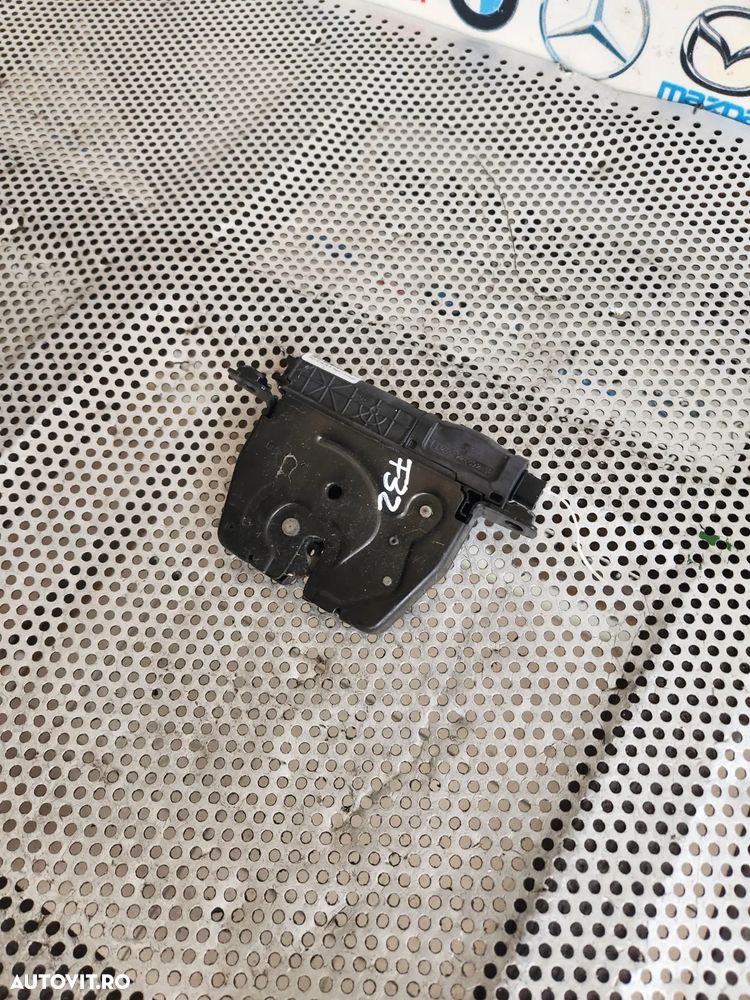 Broasca Blocare Incuietoare Portbagaj Haion Hayon Bmw Seria 4 F32 Cod  - Dezmembrari Arad - 4