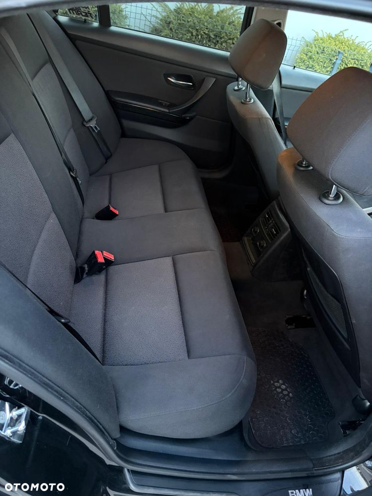 BMW Seria 3 318i - 11