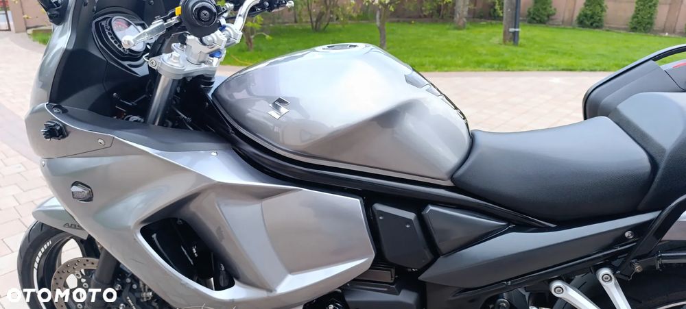 Suzuki GSX - 35