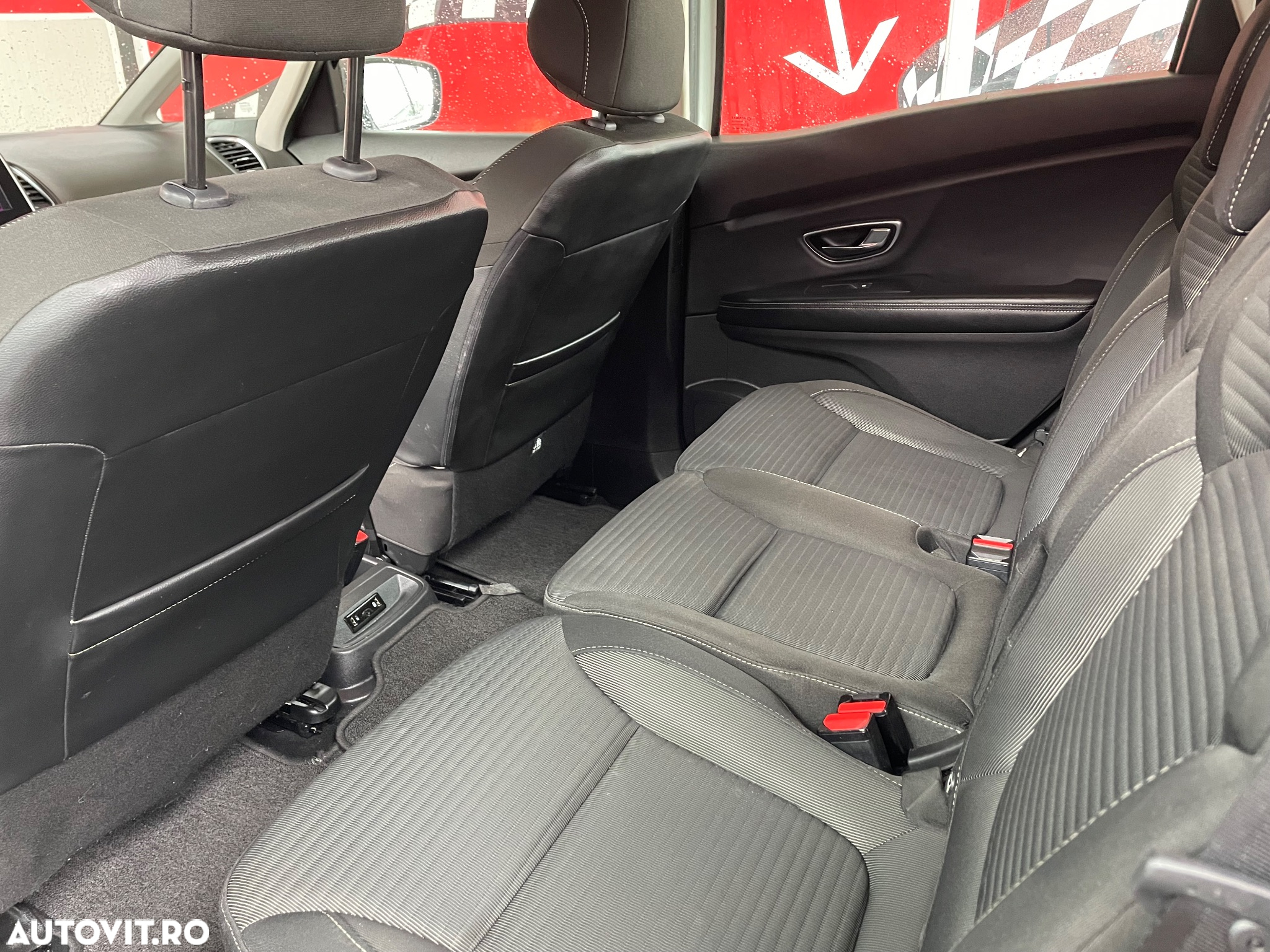 Renault Scenic dCi 110 Expression - 9