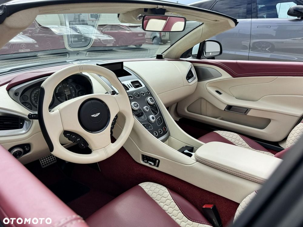 Aston Martin Vanquish - 19