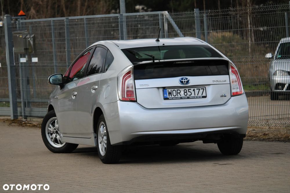 Toyota Prius - 13