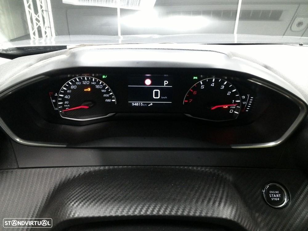 Peugeot 2008 1.5 BlueHDi Allure EAT8 - 7