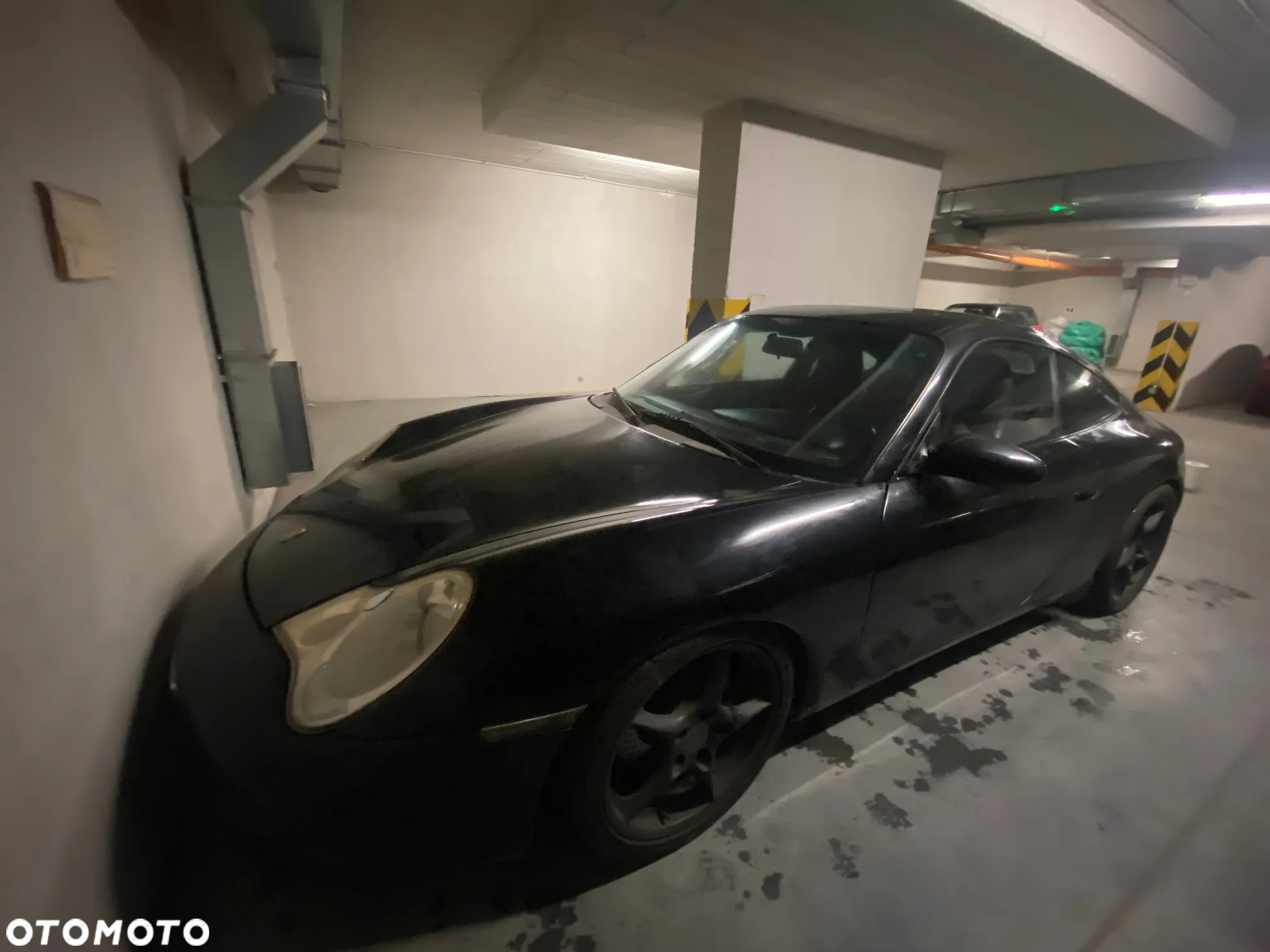 Porsche 911 Carrera - 4