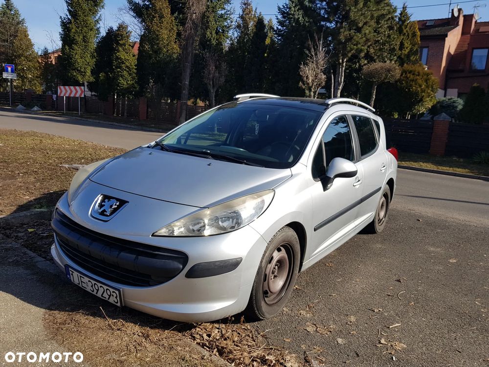 Peugeot 207 - 1