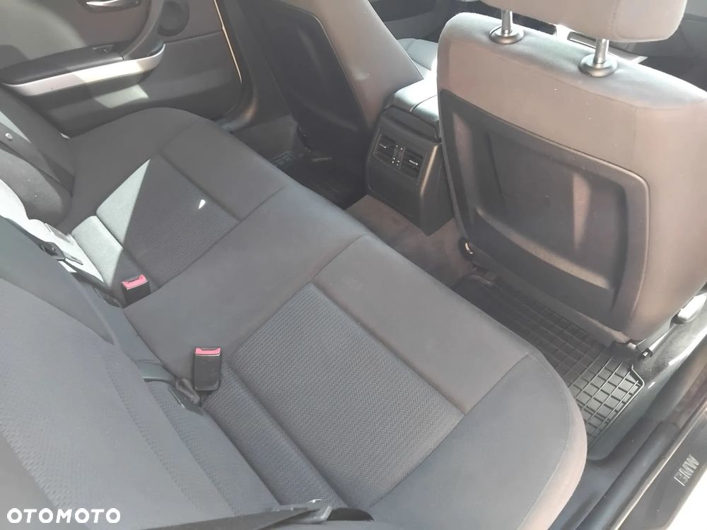 BMW Seria 3 320d - 10