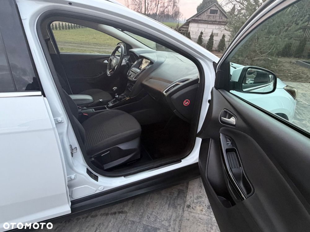 Ford Focus 1.0 EcoBoost Titanium - 6