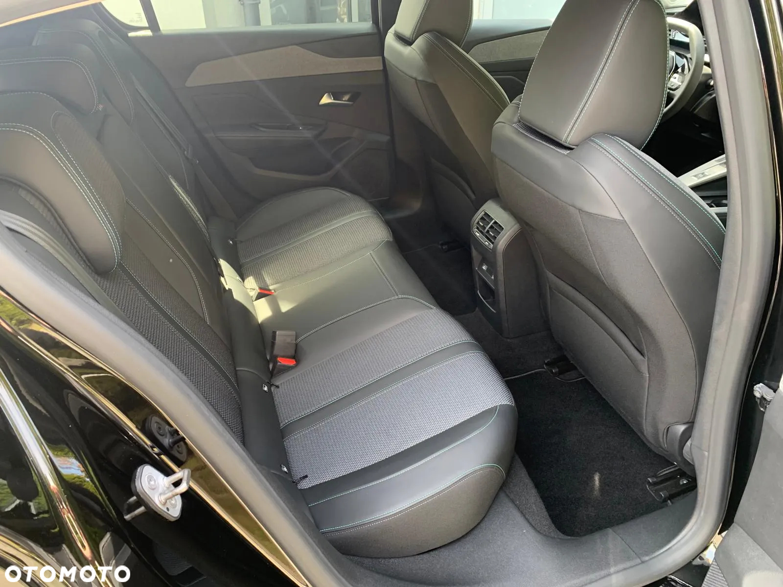 Peugeot 308 1.2 PureTech Allure S&S EAT8 - 15