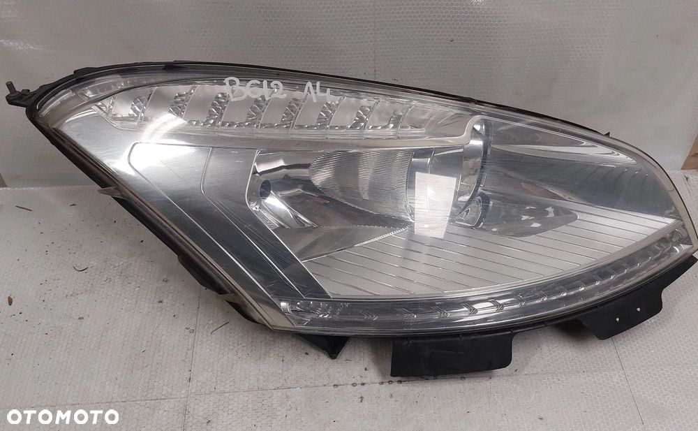 .  LAMPA PRZOD PRZEDNIA PRAWA CITROEN C4 GRAND PICASSO LIFT - 1