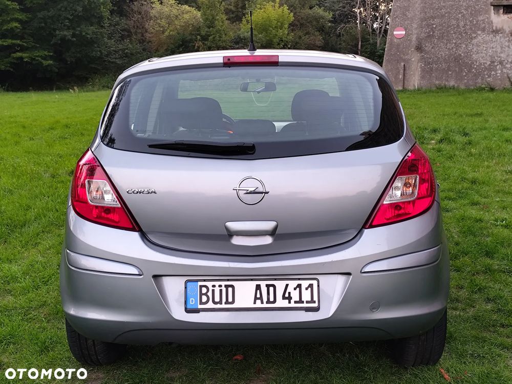 Opel Corsa 1.2 16V Easytronic Cosmo - 5