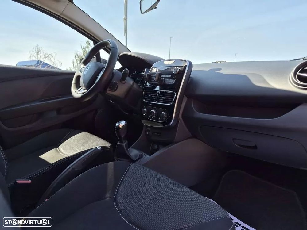 Renault Clio Break 1.2 16V Confort - 12