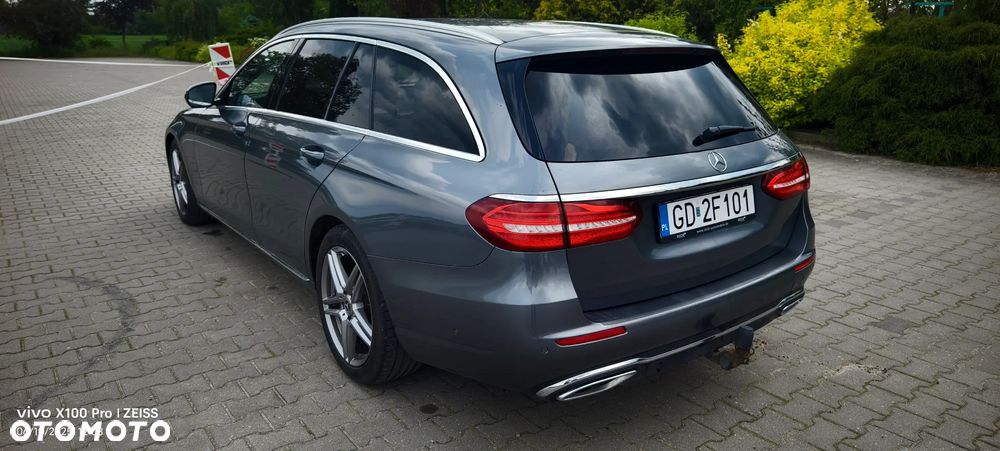 Mercedes-Benz Klasa E 220 d 4-Matic 9G-TRONIC - 24