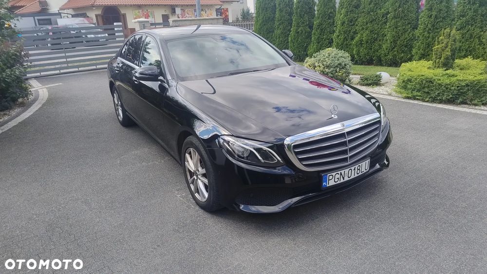 Mercedes-Benz Klasa E 220 d 4-Matic Business Edition 9G-TRONIC - 2