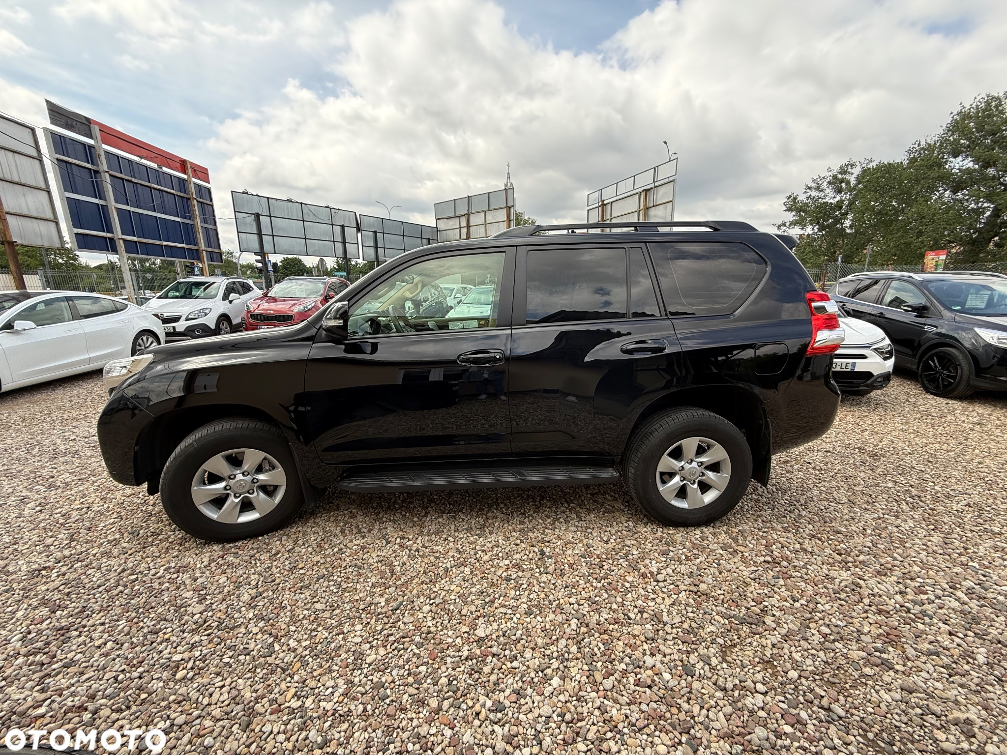 Toyota Land Cruiser - 17