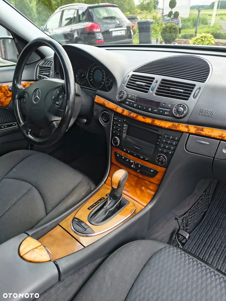 Mercedes-Benz Klasa E - 16