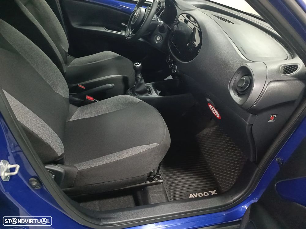 Toyota Aygo X Play - 13