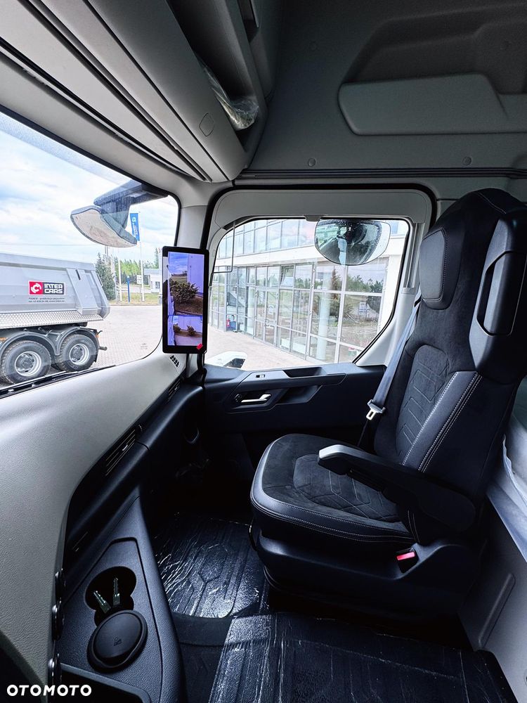 Ford F-MAX - 24