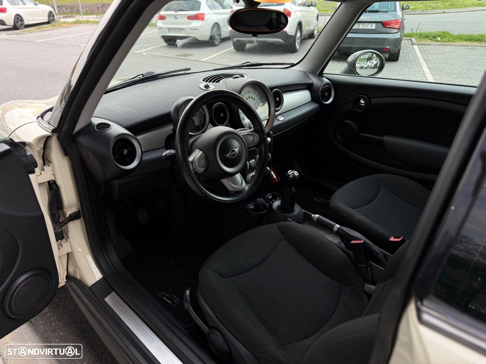 MINI Clubman Cooper D - 12