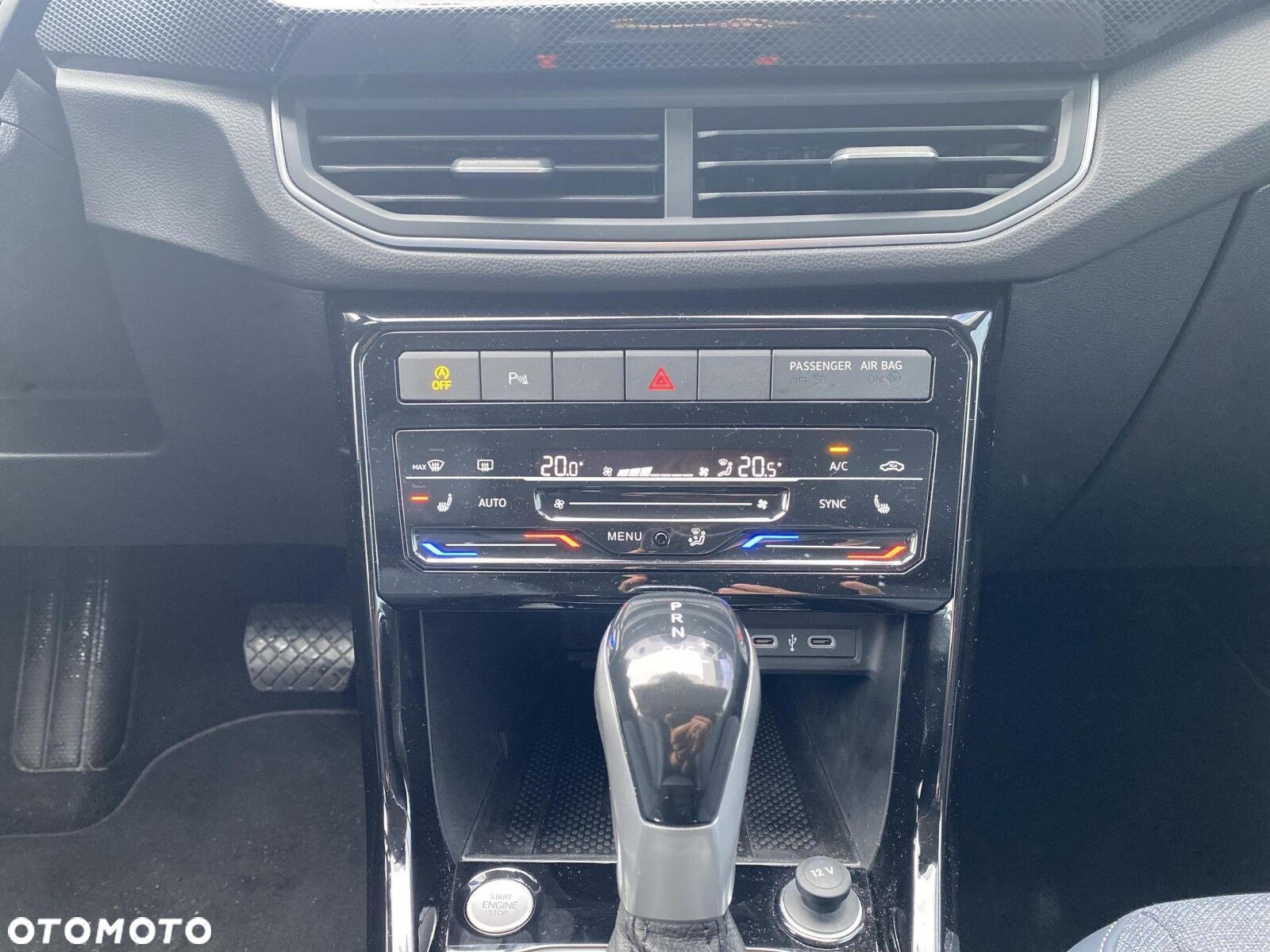 Volkswagen T-Cross - 37